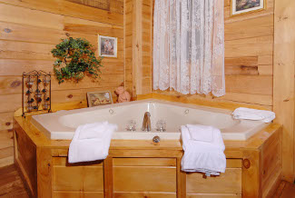 Pigeon Forge Cabin with whirlpool